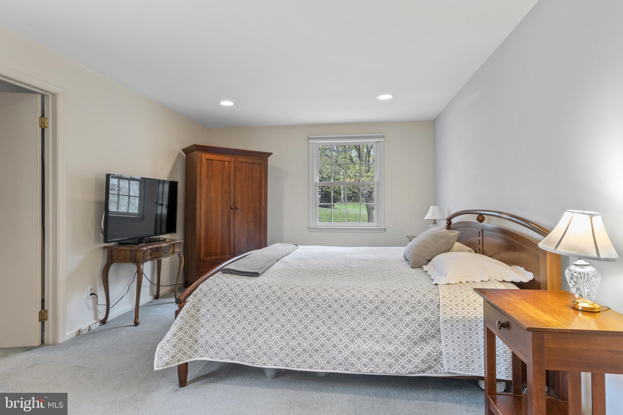 392 Yorkshire Road Bryn Mawr, PA 19010 - Photo 21 of 35 Master Bedroom with large walk-in closet
