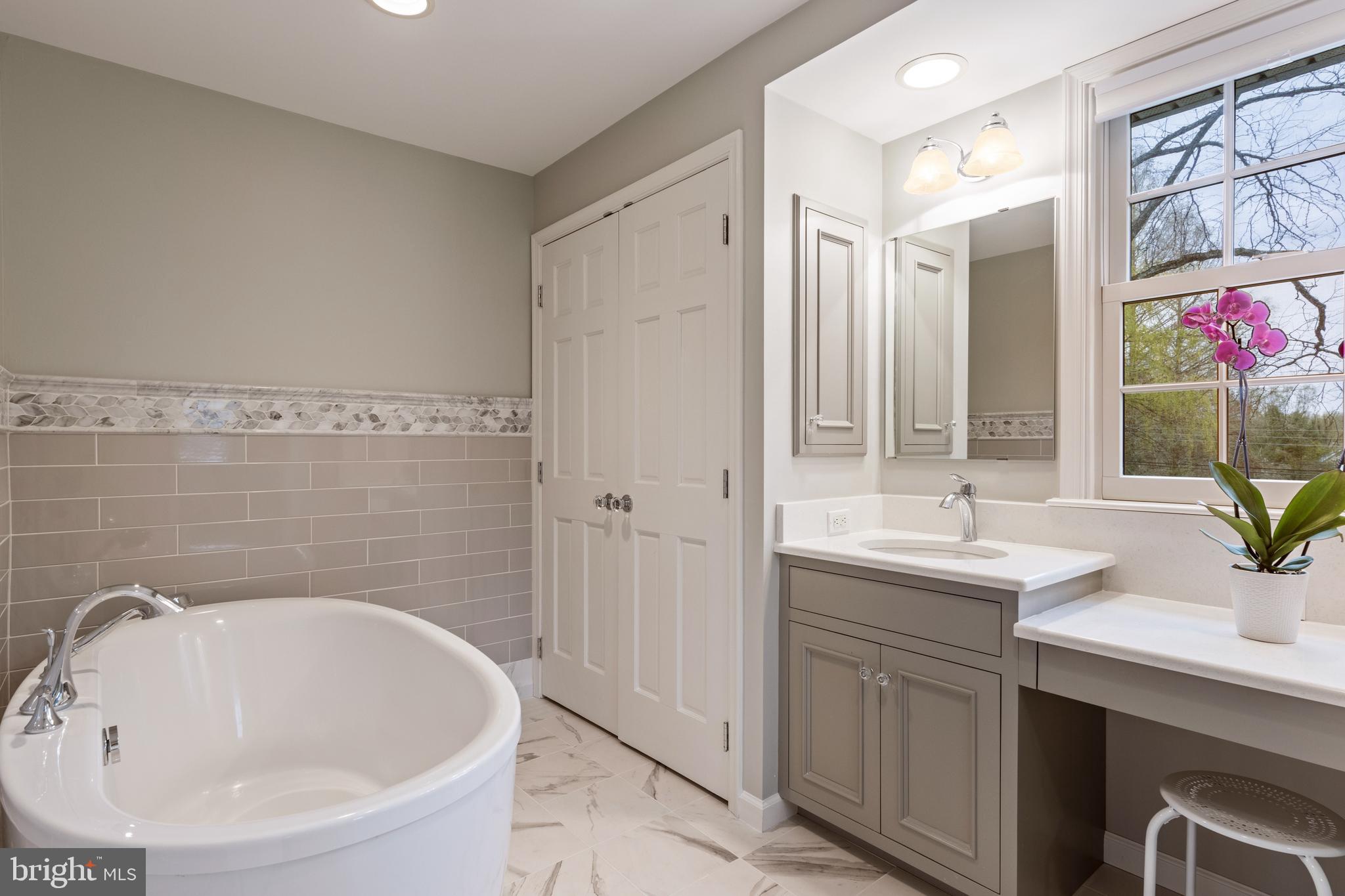 392 Yorkshire Road Bryn Mawr, PA 19010 - Photo 7 of 35 Deep, free-standing soaking tub
