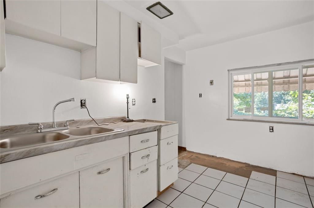 218 Long Road Pittsburgh, PA 15235 - Photo 11 of 17