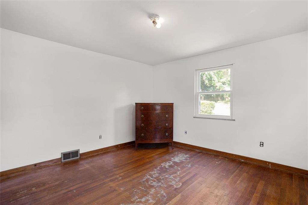 218 Long Road Pittsburgh, PA 15235 - Photo 13 of 17