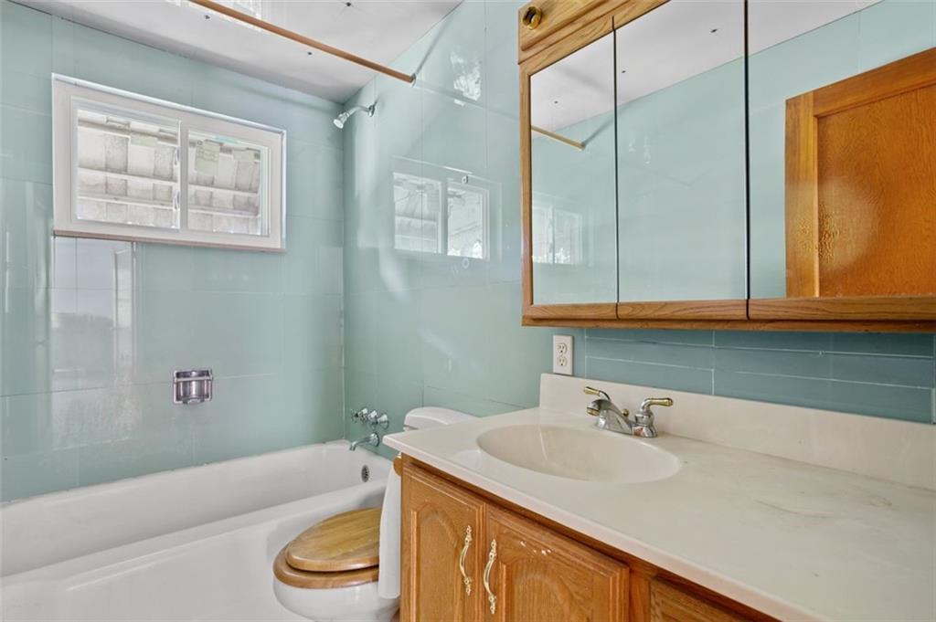 218 Long Road Pittsburgh, PA 15235 - Photo 14 of 17