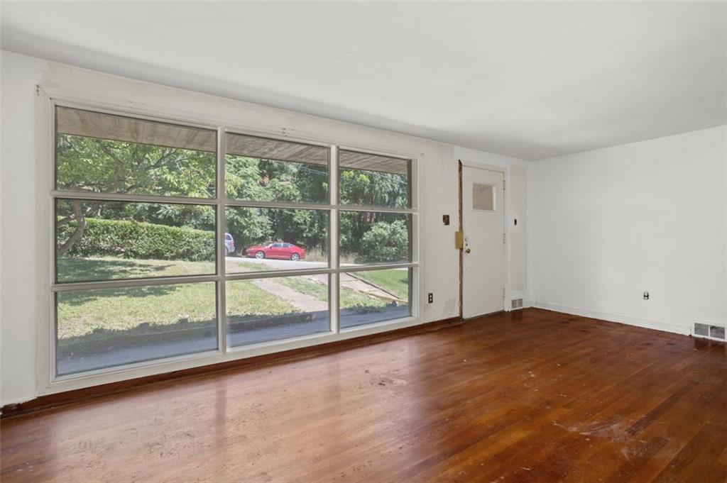 218 Long Road Pittsburgh, PA 15235 - Photo 4 of 17