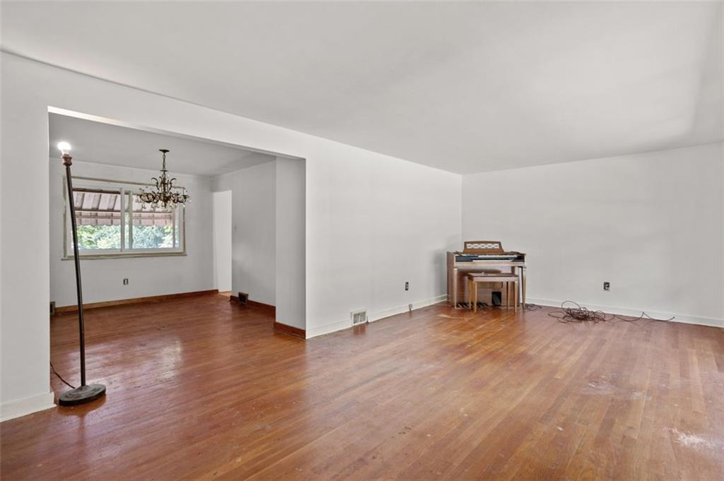 218 Long Road Pittsburgh, PA 15235 - Photo 5 of 17