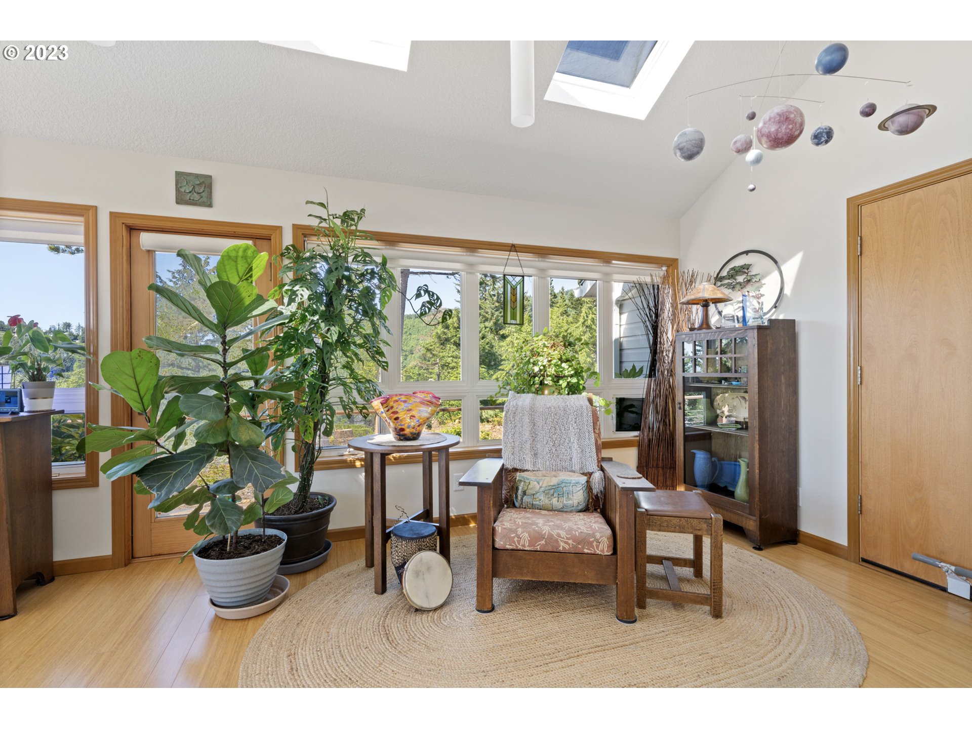 905 Pinewood West Tillamook, OR 97141 - Photo 16 of 44 a living room with furniture and a potted plant