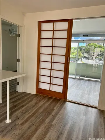 $1,950 | 1430 Wilder Avenue, Unit 301, Honolulu, HI 96822