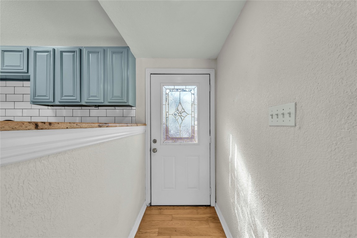 2403 South 3rd Street Austin, TX 78704 - Photo 9 of 29 a view of walk in closet with window