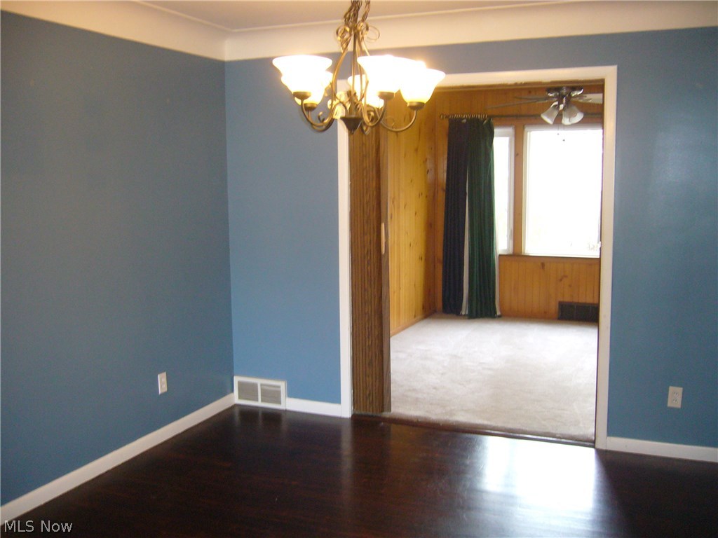 2404 Charney Road Cleveland, OH 44118 - Photo 5 of 14