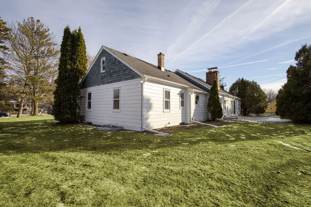 $475,000 | 7245 North Seneca Avenue, Glendale, WI 53217