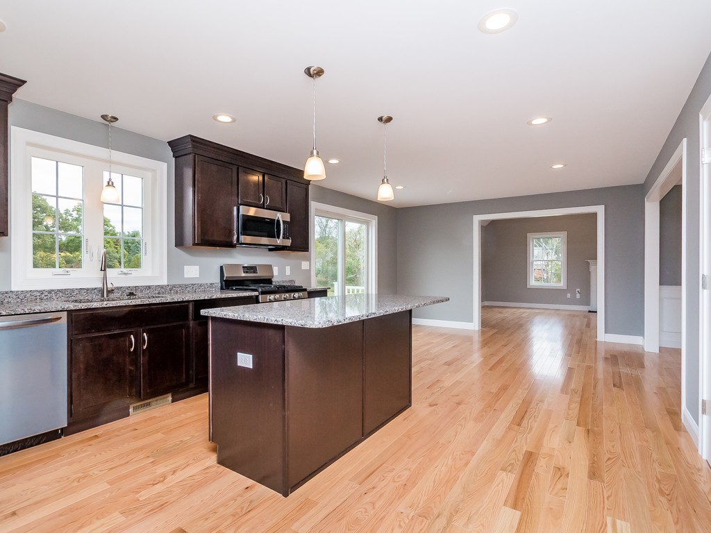 83 Mink Run Road Wilmington, MA 01887 - Photo 5 of 21 Gallery Image 5