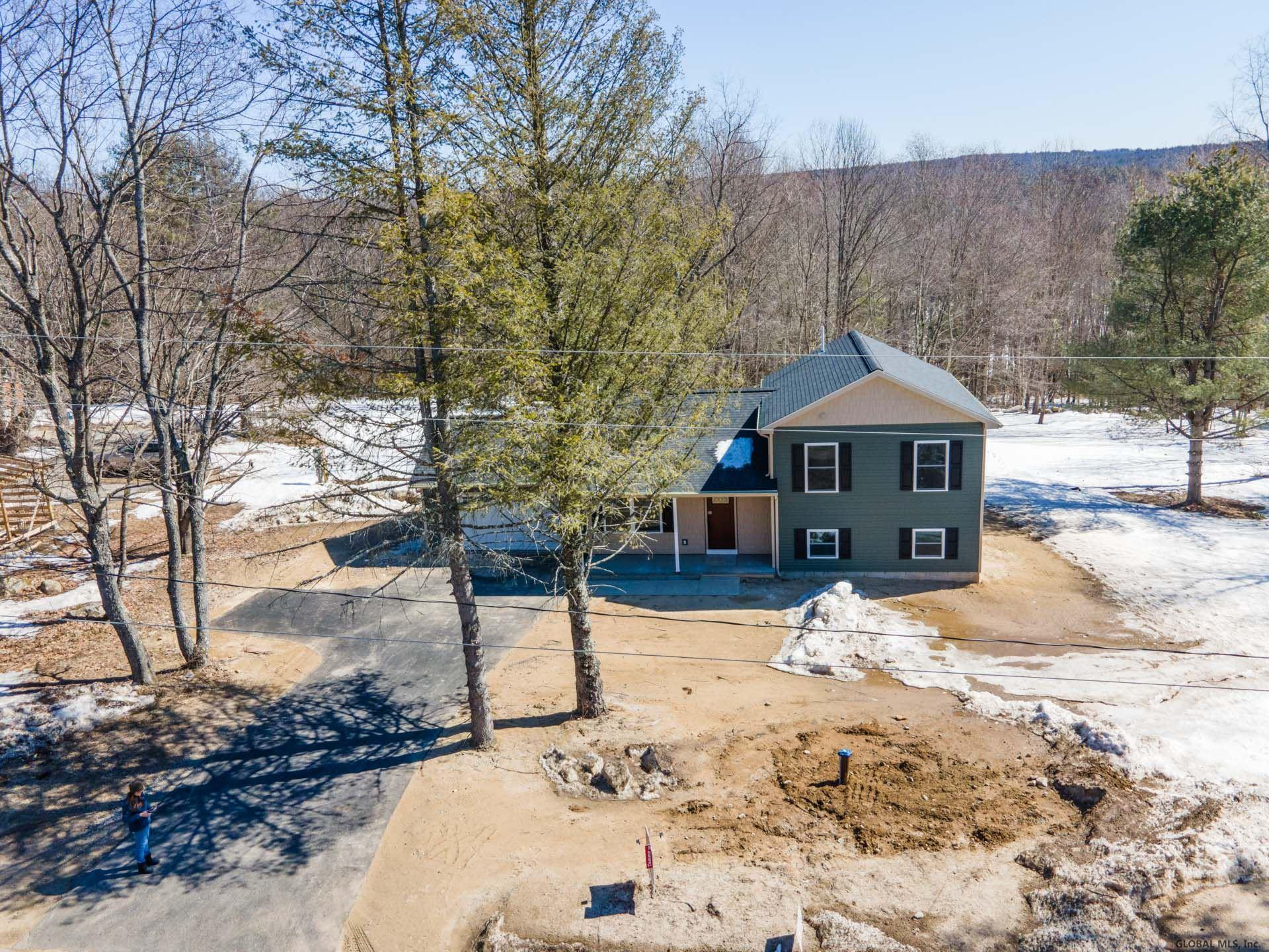 329 Angel Road Corinth, NY 12822 - Photo 5 of 34 Photo 5