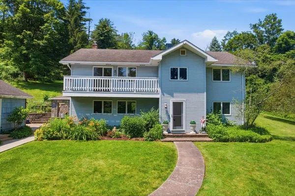 $549,900 | 811 Middle Pownal Road, Bennington, VT 05201