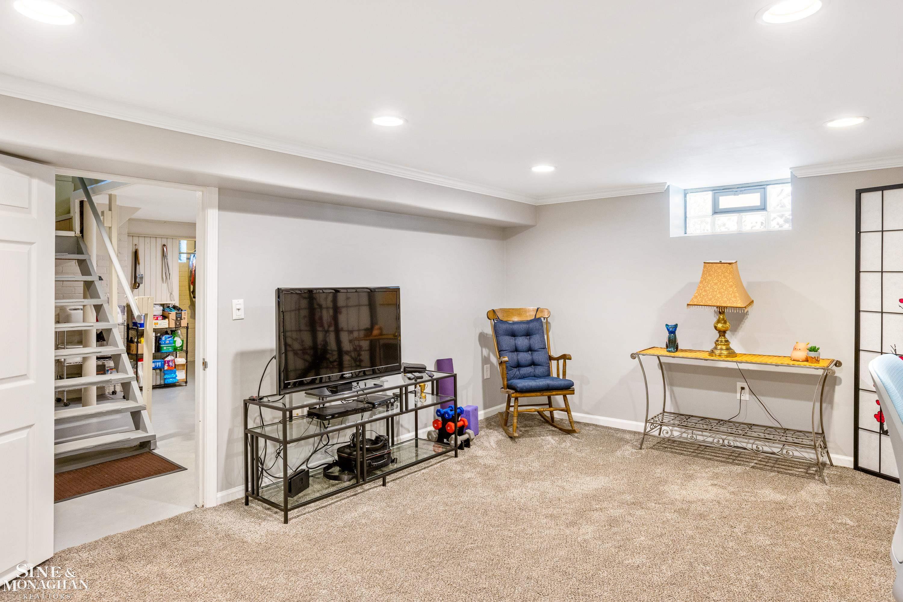 417 Moran Road Grosse Pointe, MI 48236 - Photo 26 of 40 50115162-25.JPG