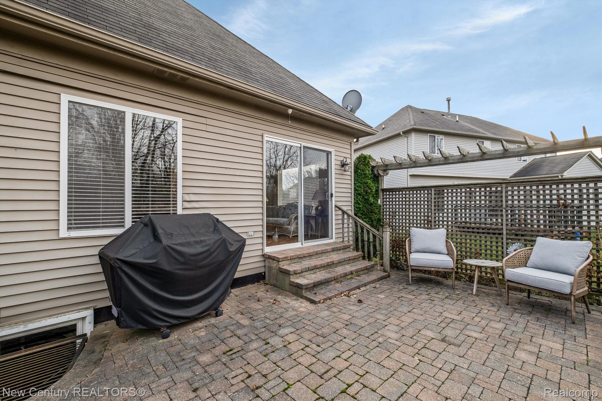 2164 Lagoon Drive Rochester, MI 48309 - Photo 43 of 48 Gallery Image 43