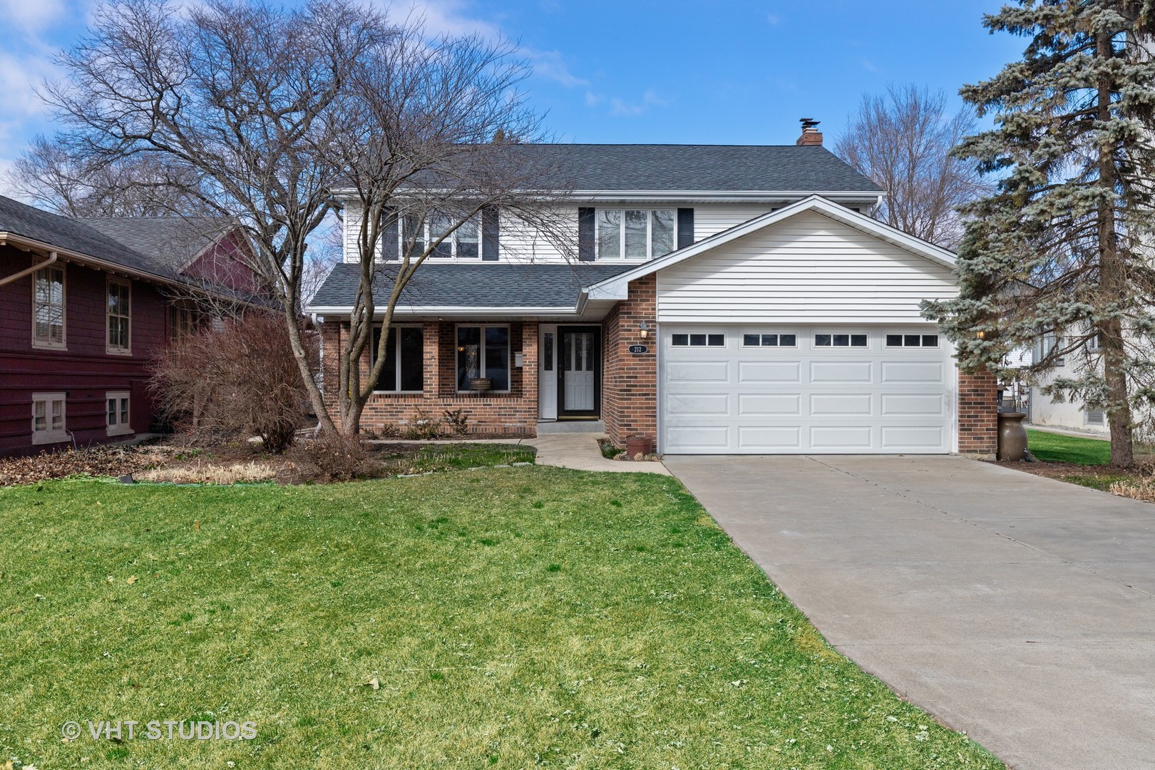 212 Herrick Road Riverside, IL 60546 - Photo 1 of 20