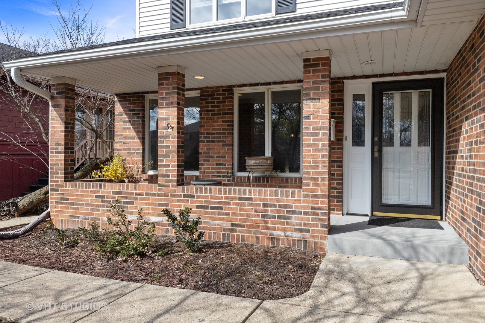 212 Herrick Road Riverside, IL 60546 - Photo 2 of 20