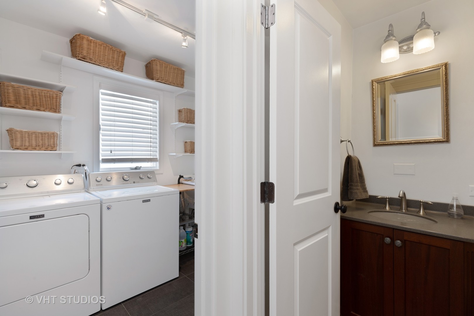 212 Herrick Road Riverside, IL 60546 - Photo 10 of 20