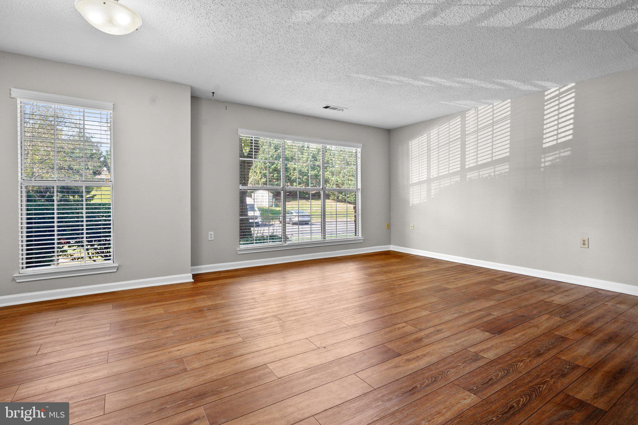 21033 Timber Ridge Terrace, Unit 104 Ashburn, VA 20147 - Photo 6 of 28 Gallery Image 6