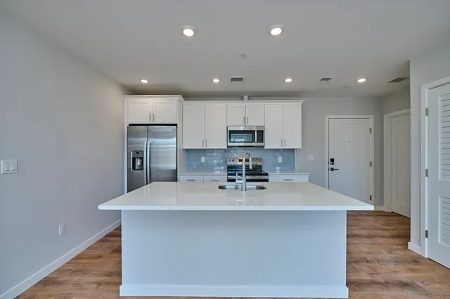 $3,300 | 510 Willard Street, Unit 107, Quincy, MA 02169