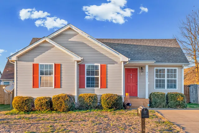 $235,000 | 521 Oakmont Drive, Clarksville, TN 37042