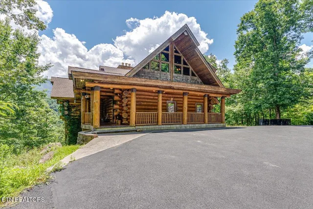 $2,450,000 | 213 Matterhorn Drive, Gatlinburg, TN 37738