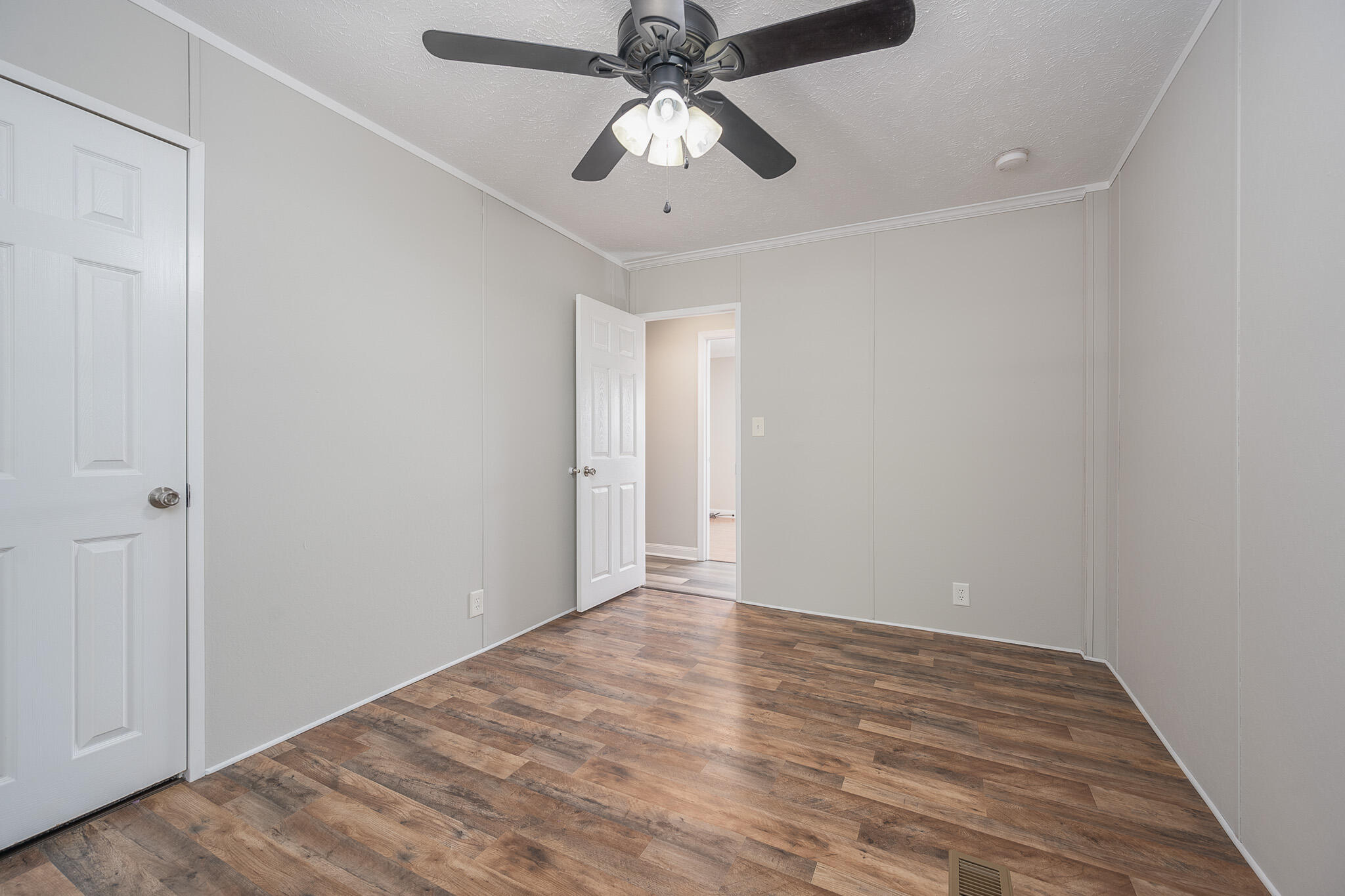 8646 Dickerson Mill Road Moneta, VA 24121 - Photo 25 of 36 28
