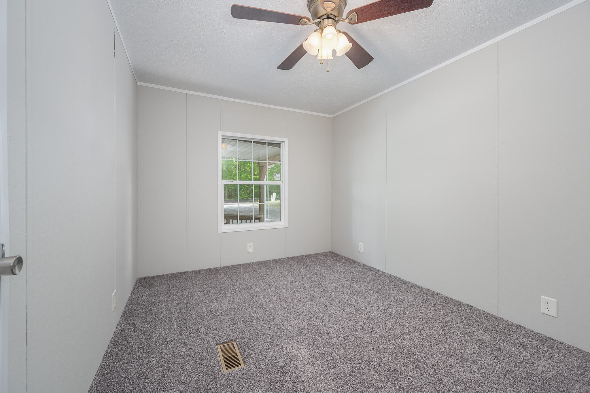 8646 Dickerson Mill Road Moneta, VA 24121 - Photo 26 of 36 29