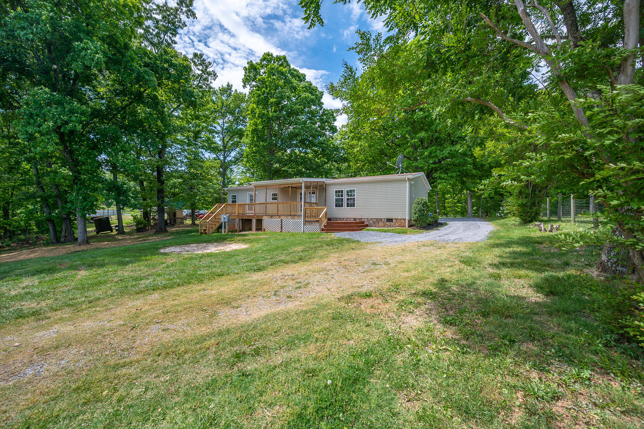 8646 Dickerson Mill Road Moneta, VA 24121 - Photo 33 of 36 33