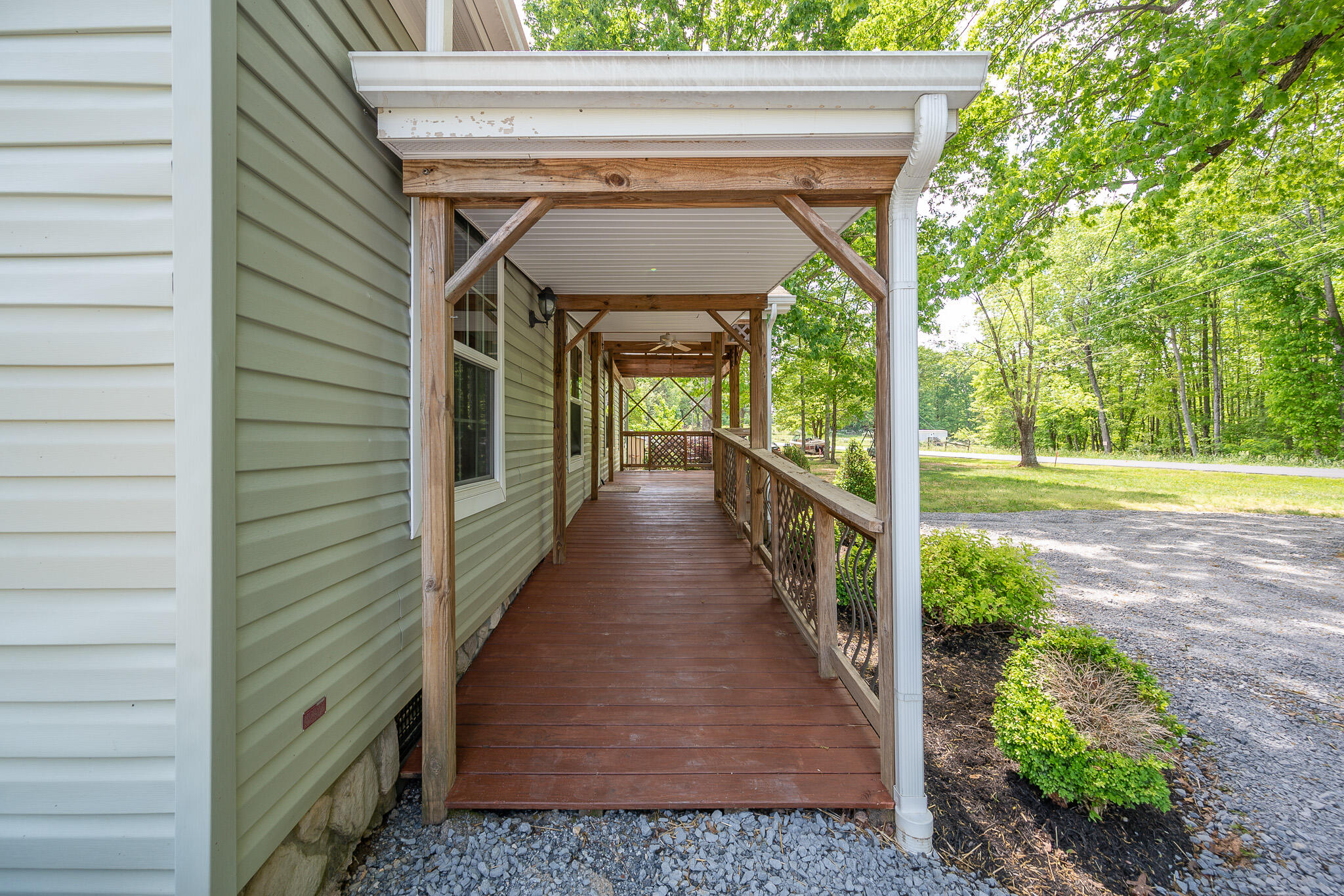 8646 Dickerson Mill Road Moneta, VA 24121 - Photo 4 of 36 3