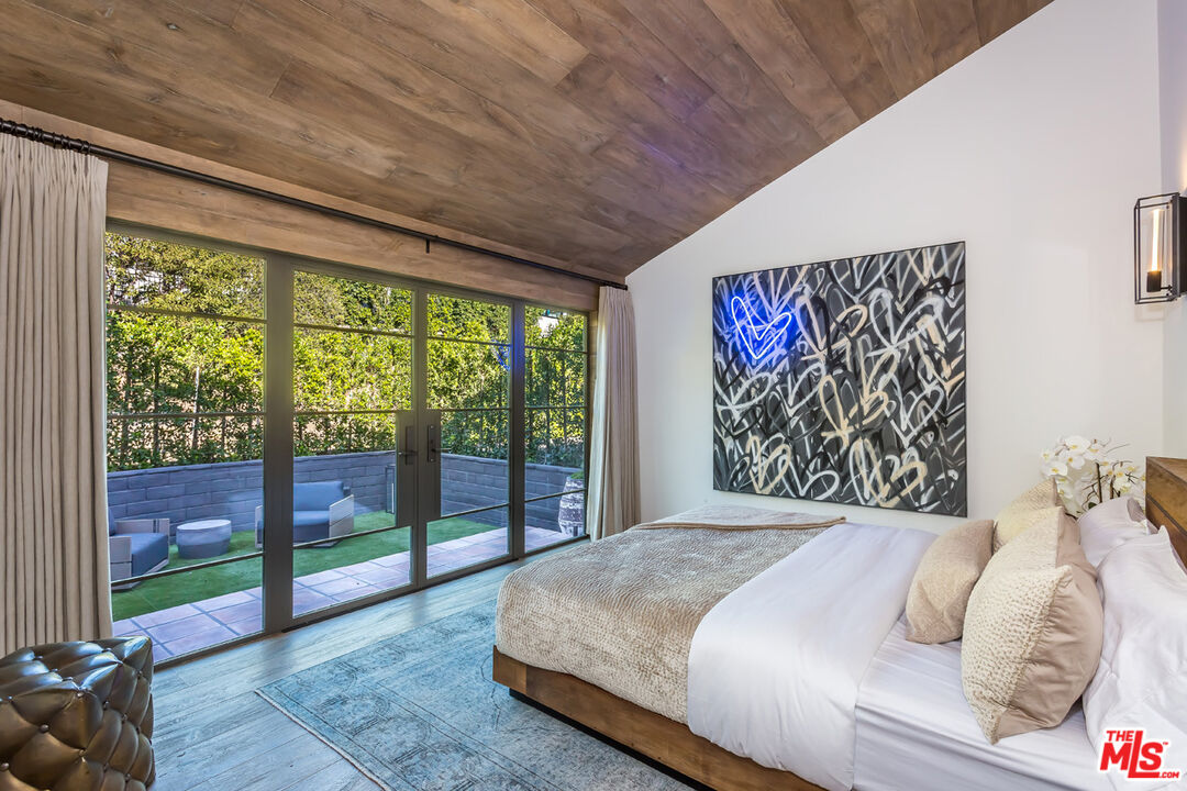 1707 Rising Glen Road Los Angeles, CA 90069 - Photo 44 of 54