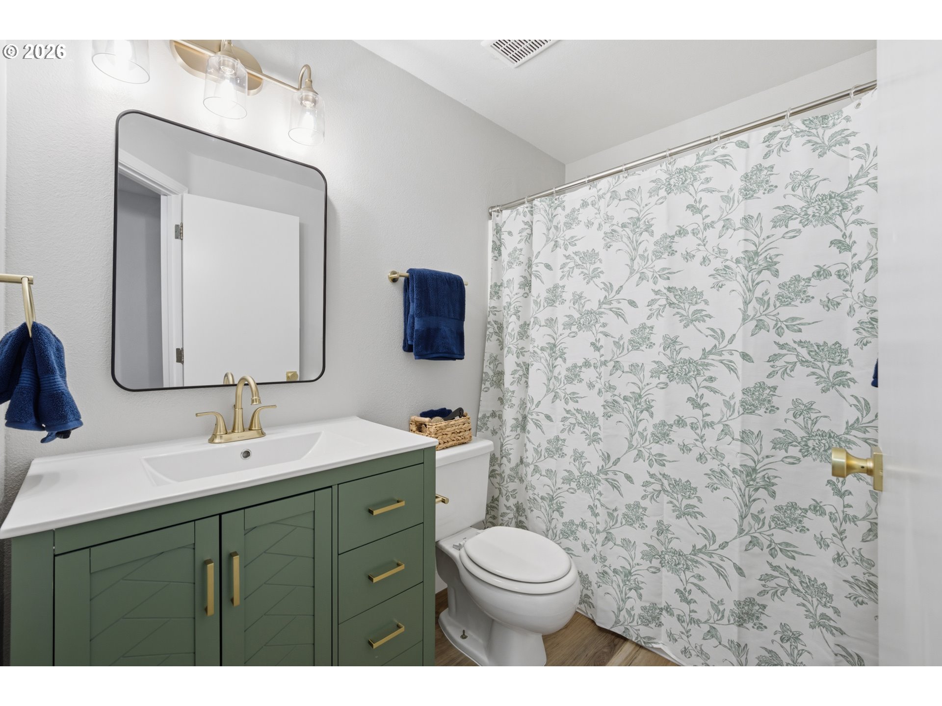 18974 Southwest Christopher Drive Beaverton, OR 97003 - Photo 25 of 30 Bathroom