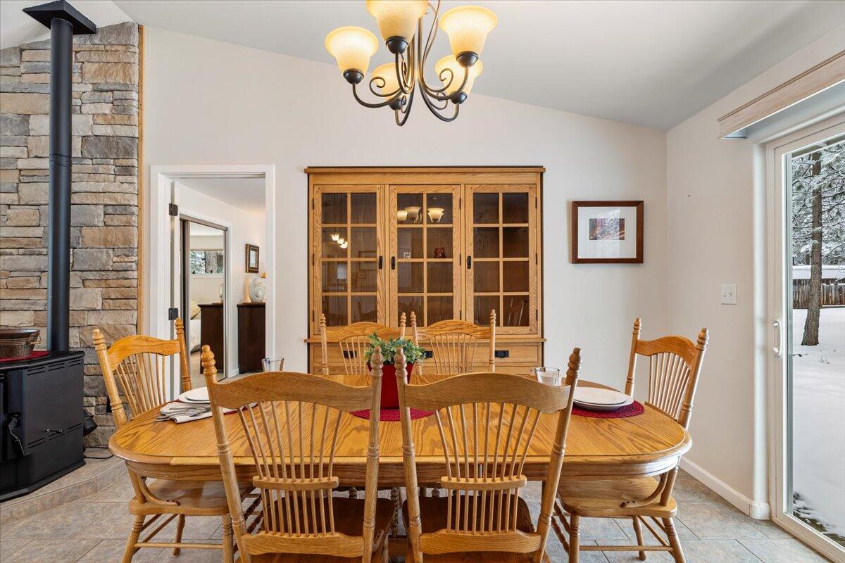 53249 Andrews Road La Pine, OR 97739 - Photo 19 of 49 Dining Area with Built in Buffett Cabinet