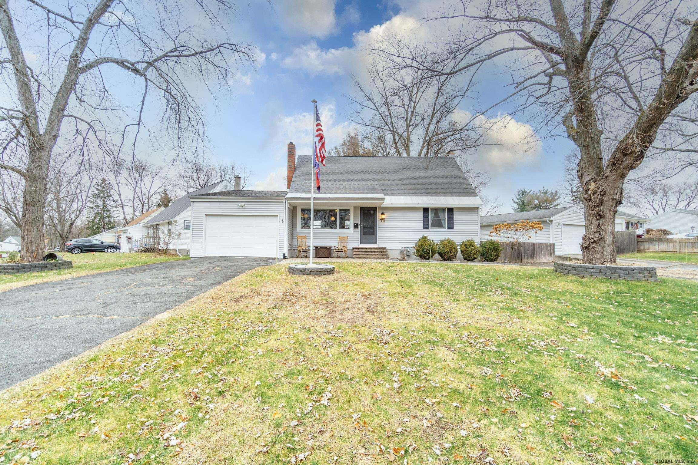 71 Southgate Road Colonie, NY 12211 - Photo 2 of 33 Photo 2