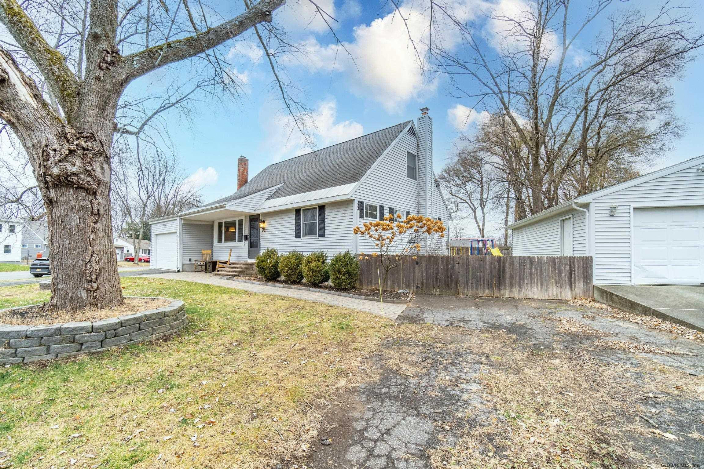 71 Southgate Road Colonie, NY 12211 - Photo 4 of 33 Photo 4