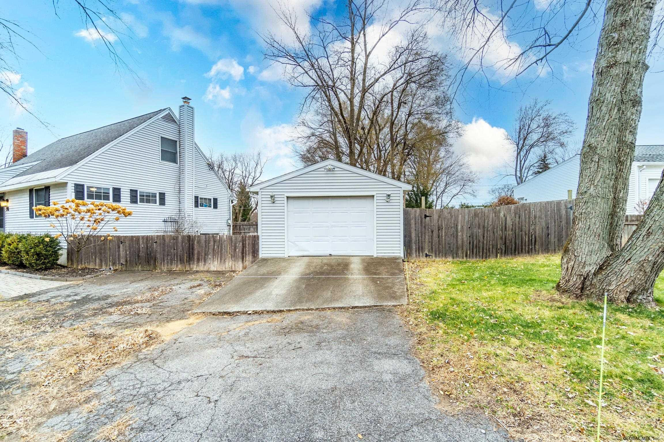 71 Southgate Road Colonie, NY 12211 - Photo 5 of 33 Photo 5