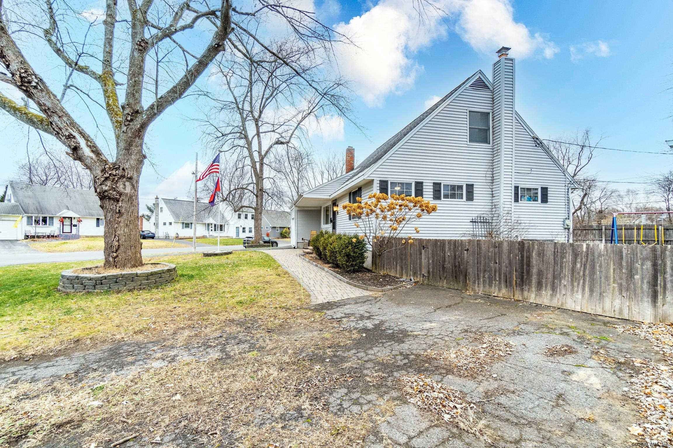 71 Southgate Road Colonie, NY 12211 - Photo 6 of 33 Photo 6