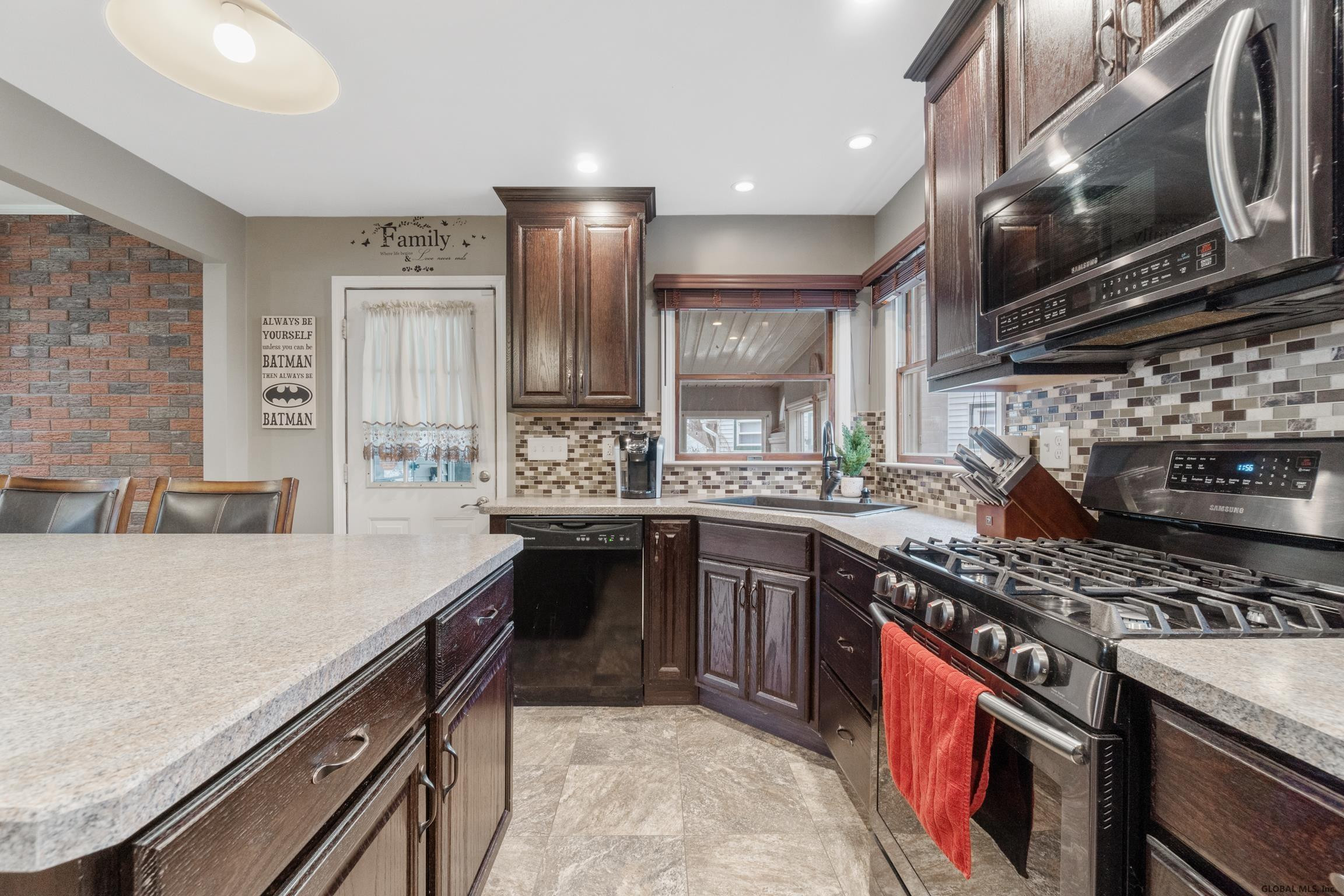 71 Southgate Road Colonie, NY 12211 - Photo 10 of 33 Photo 10