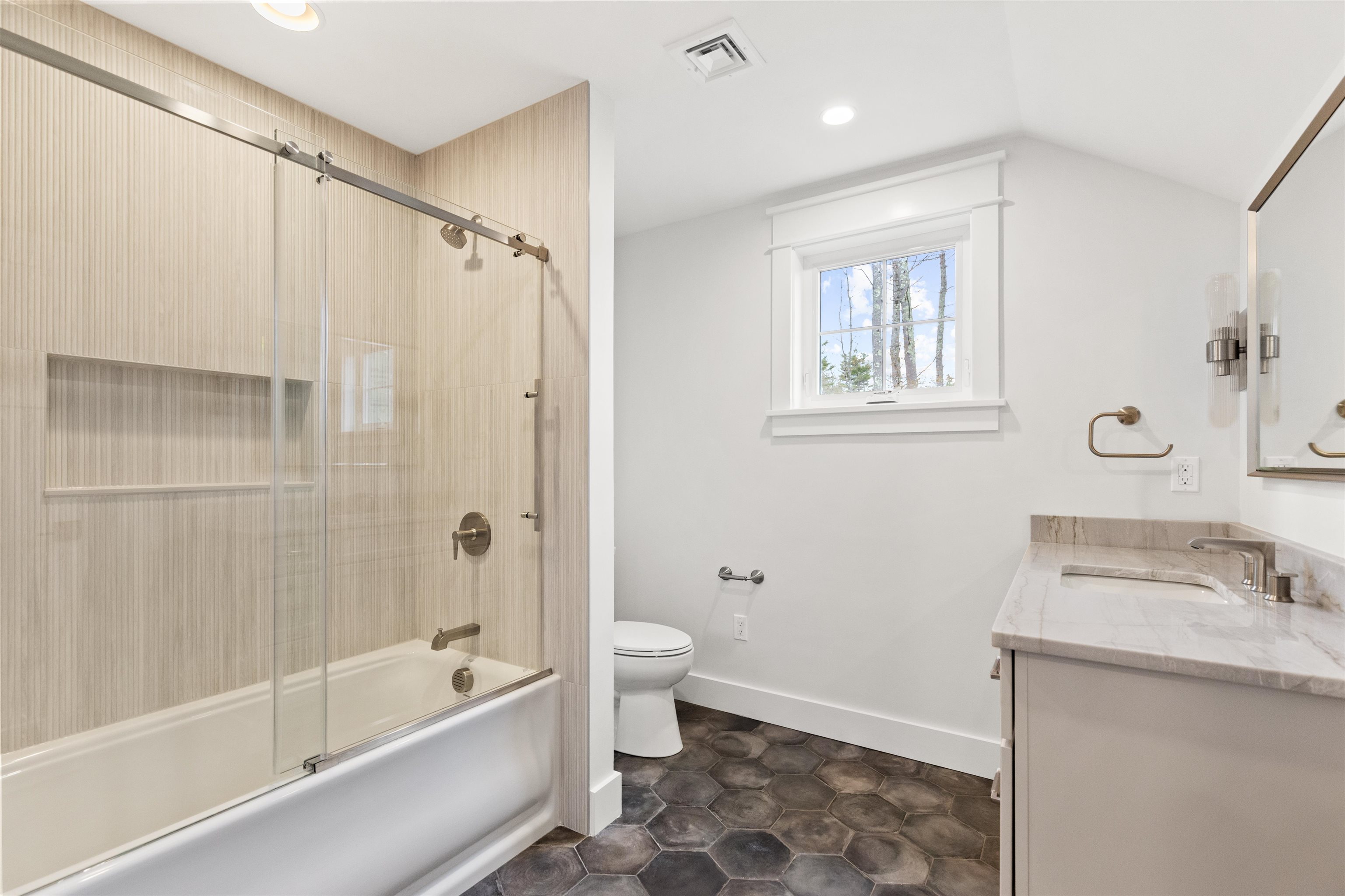 23 Deadreckoning Point Laconia, NH 03246 - Photo 2 of 45