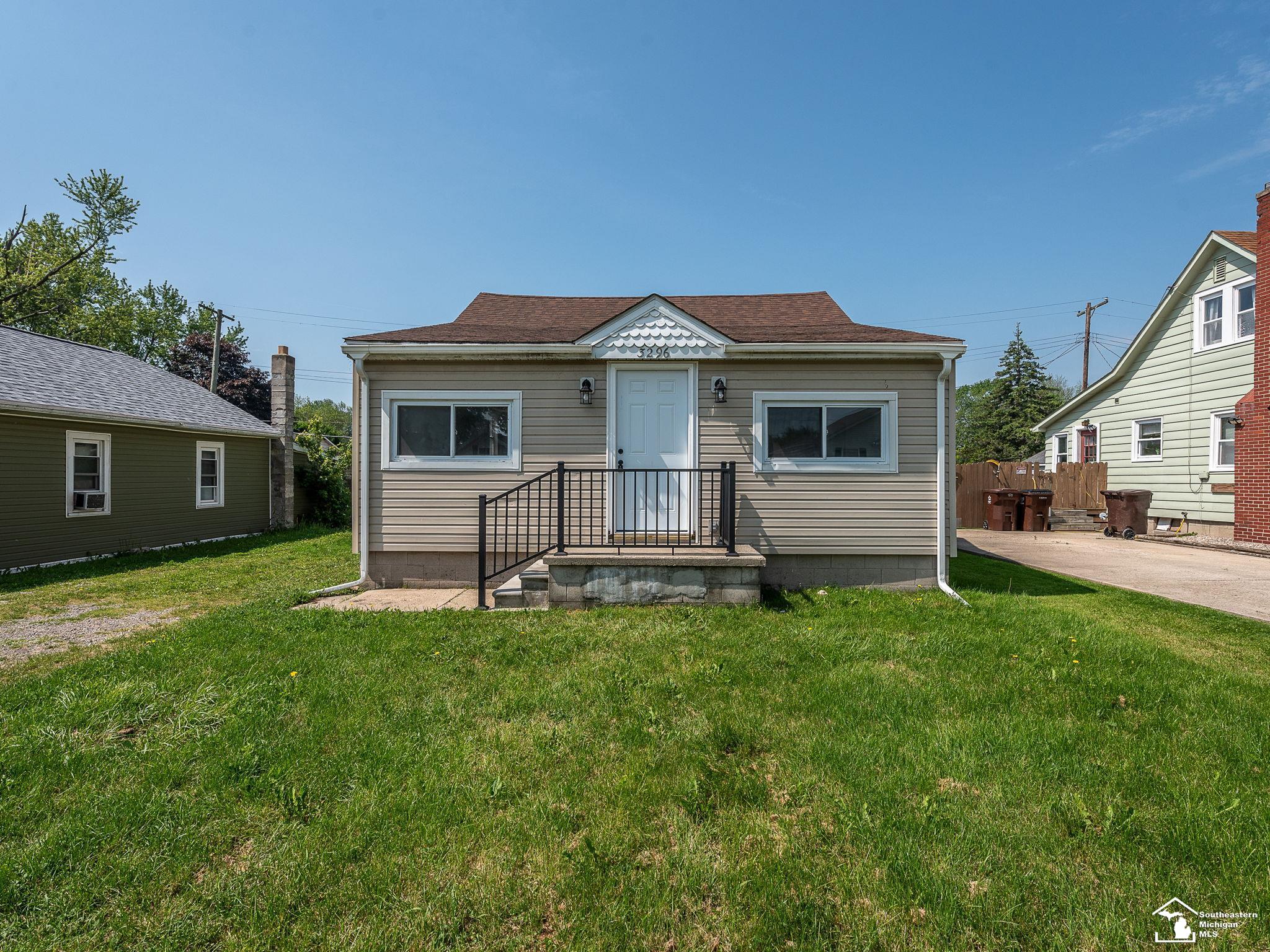 3296 9th Street Monroe, MI 48162 - Photo 18 of 22 50142912-14284b6f-59e8-42b4-b85f-ed4f4cb33af2.JPG
