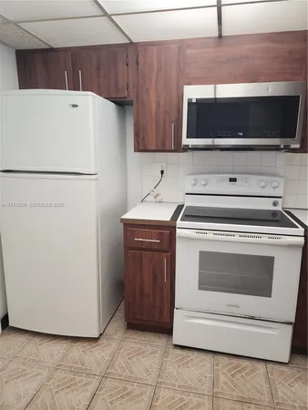 $1,975 | 3750 Northeast 170th Street, Unit 311, North Miami Beach, FL 33160