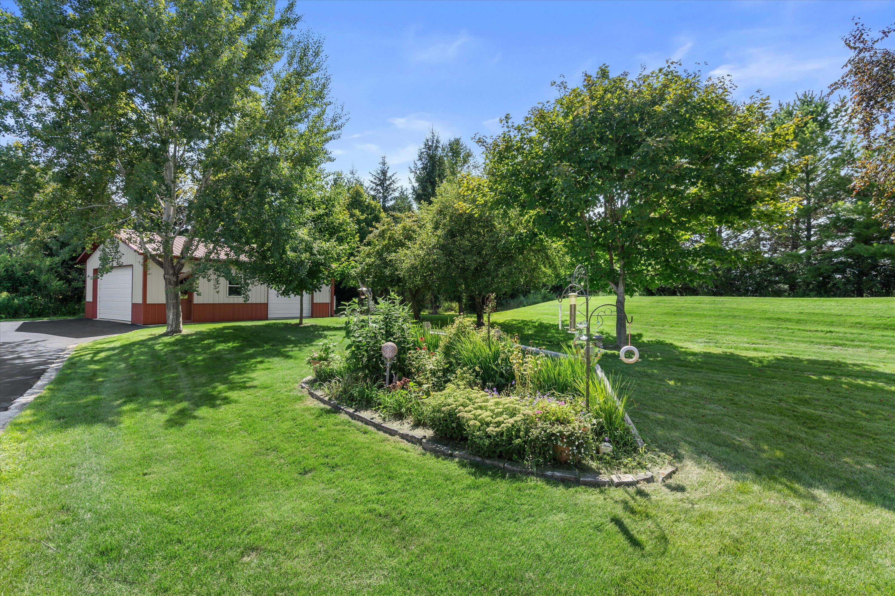 1669 Lake Shore Road Grafton, WI 53024 - Photo 56 of 70 So much space!