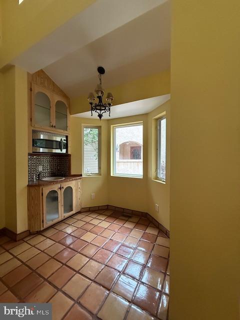 12330 12330-apt B Potomac View Road Newburg, MD 20664 - Photo 11 of 38 BKFT AREA w/Bar