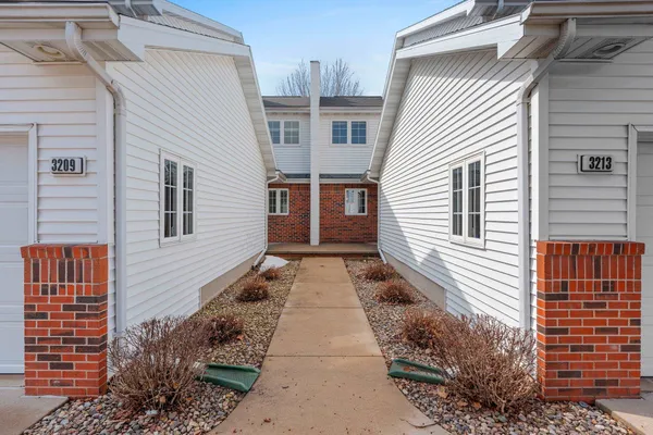 $310,000 | 3213 North Mistwood Lane, Unit 13, Appleton, WI 54914