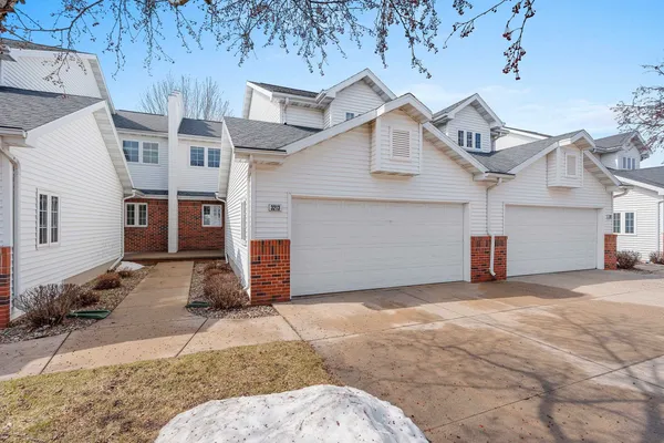 $310,000 | 3213 North Mistwood Lane, Unit 13, Appleton, WI 54914