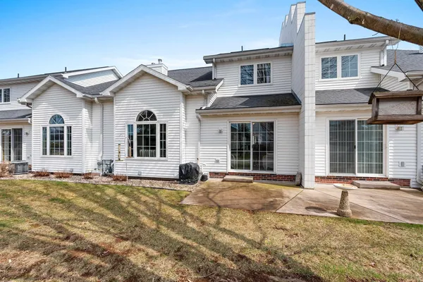 $310,000 | 3213 North Mistwood Lane, Unit 13, Appleton, WI 54914