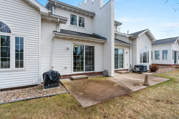 $310,000 | 3213 North Mistwood Lane, Unit 13, Appleton, WI 54914