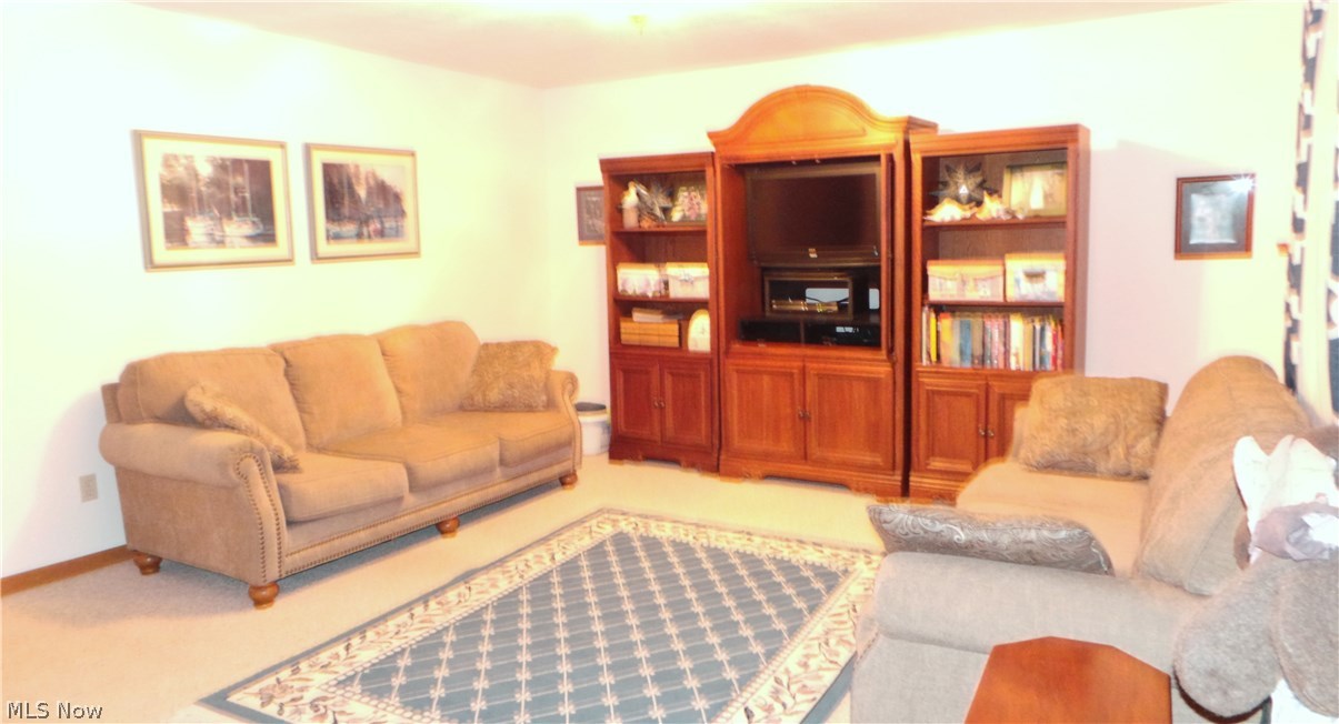 28522 Hartley Road Beloit, OH 44609 - Photo 6 of 21