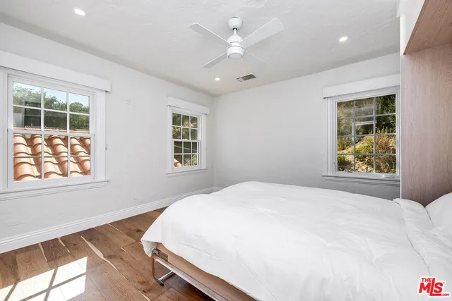 a view of houses with yard