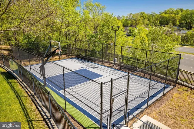 $420,000 | 15177 Lancashire Drive, Woodbridge, VA 22191