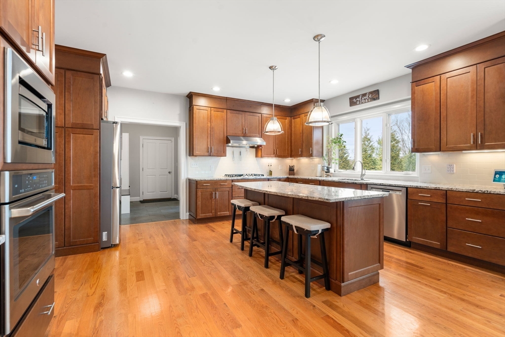 8 Yonker Place Walpole, MA 02081 - Photo 14 of 39