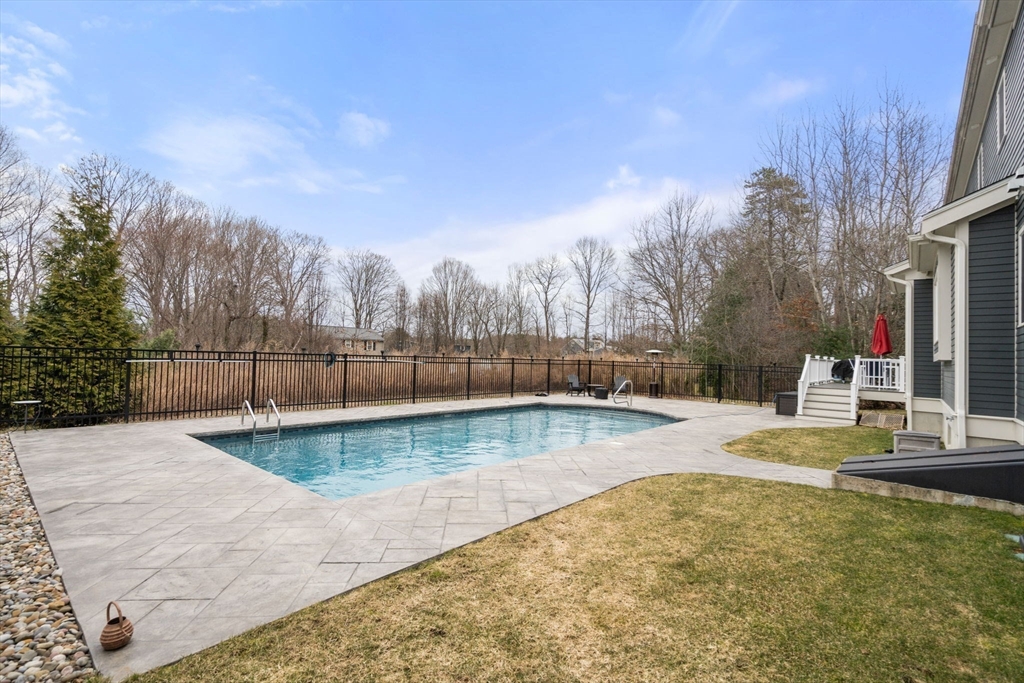 8 Yonker Place Walpole, MA 02081 - Photo 30 of 39